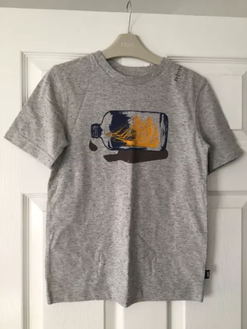 BNWT - Boys Grey GAP Short Sleeved T Shirt Age 6 - 7 years - Excellent Condition