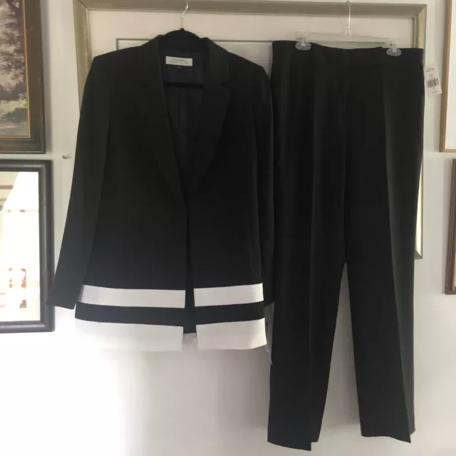 Arthur Tahari Ivory White Stripe Black 2 Piece Pantsuit Women’s Sz 12 New A281
