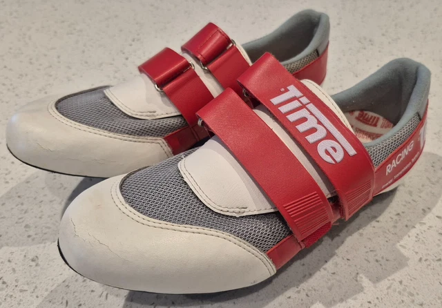 Chaussures vélo route Decathlon Racing 600 pointure 39 avec cales Bon état - Équipements vélos Chaussures vélo route Decathlon Racing 600 pointure 39 avec cales Bon état - Équipements vélos