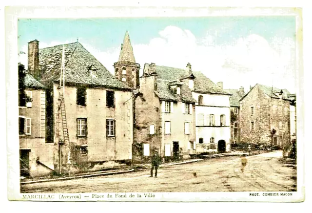 1940 - MARCILLAC - 12 - Place du FOND animée - écrite + Cachet 123° Cie du Parc