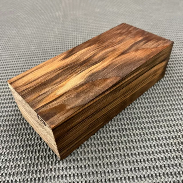 "Cuchillo tallado bloque de madera R78 raro crecimiento antiguo seco oscuro bloque de madera mango 7,8"