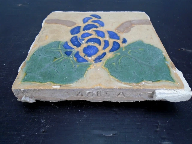 VERY RARE - Grueby Tile - (4 COLOR) w/BLUE GRAPES - 6x6 - with MAKERS MARK 9