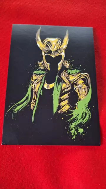 coole Postkarte - Rüstung golden m. grünem Tuch schwarzer Hintergrund - Düster
