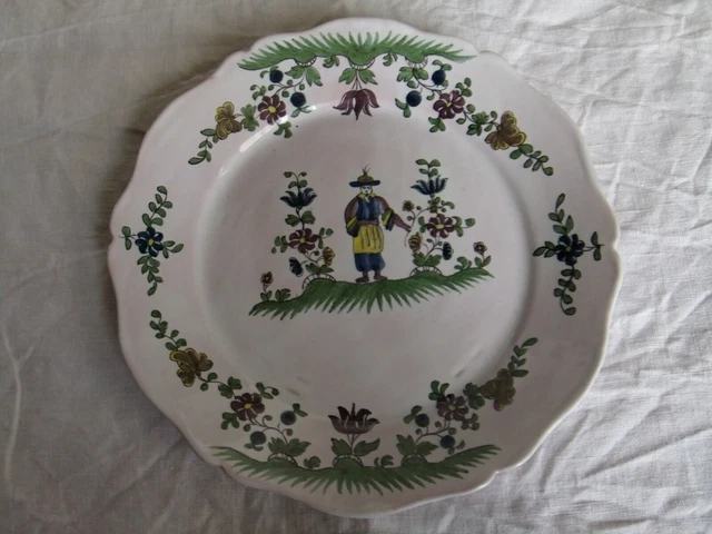 Assiette ancienne Faïence  décor  au chinois  signée service collection