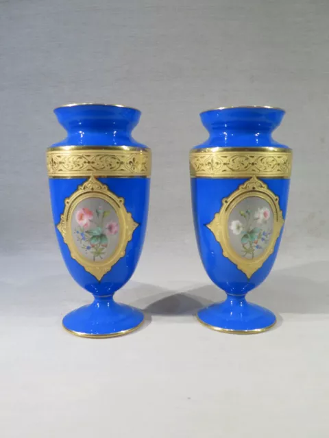 Ancienne Jolie Paire De Vases Porcelaine Peinte Or Fond Bleu Sevres Fleurs Signe