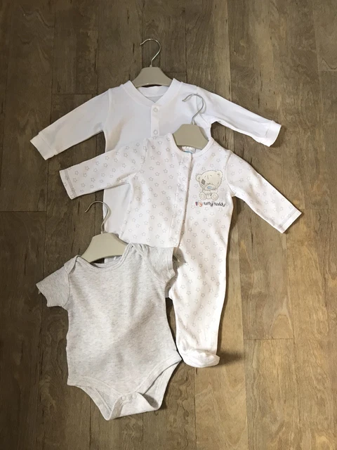 0-3 Month Gender Neutral / Unisex / Boy / Girl Clothes Bundle Great Condition. 5