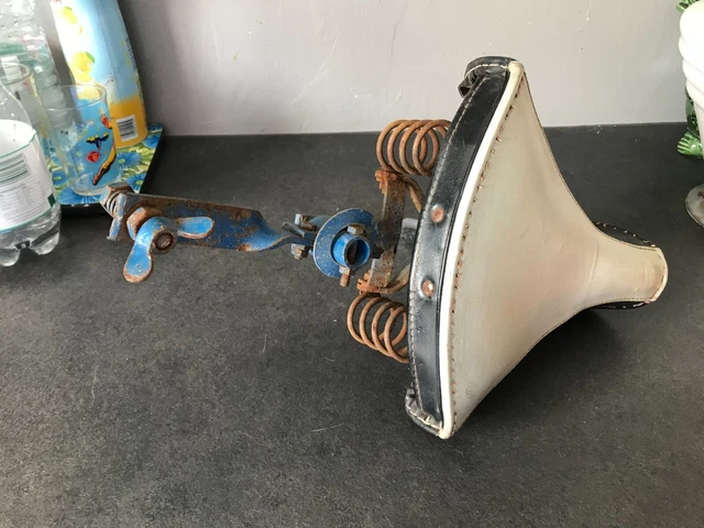 Selle J.Reydel  ? avec Attache Remorque SOLEX  MOBYLETTE MOTOBECANE  Bima etc
