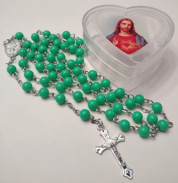 NEW! Rosary Necklace GREEN Beads Silver Tone Crucifix SACRED HEART OF JESUS Case