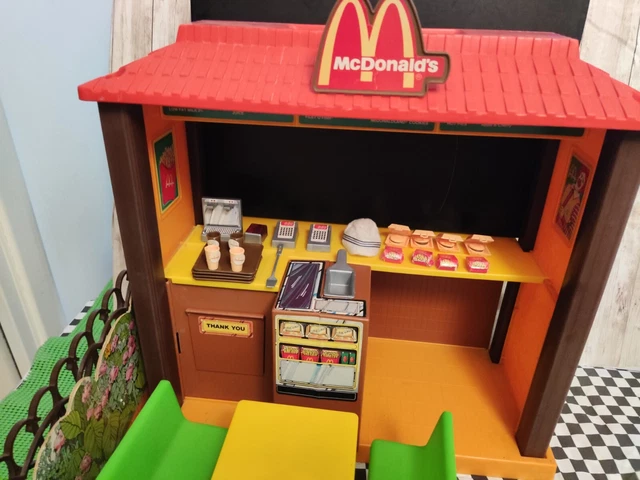 Barbie loves deals mcdonalds 1982