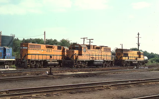 Orig slide MEC Maine Central EMD GP38 257 + 255 no location 1981  BIN
