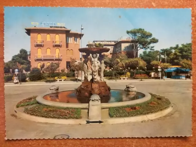 Cattolica (Rimini). Fontana delle Sirene e Villa Fulgida Hotel.