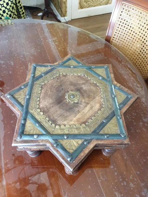 Ancien Petit Tabouret Indien Bois Laiton Doré Et Fer inde