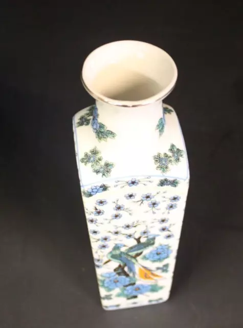 Vaso cinese sezione quadrata con pannelli colorati di pavoni
