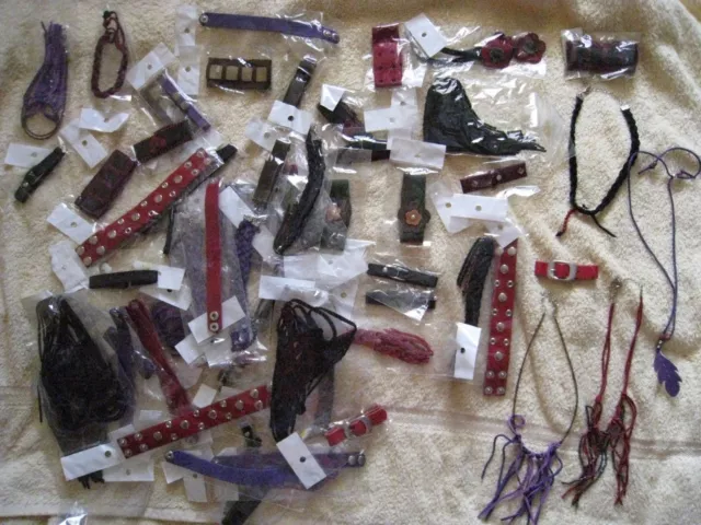 A SAISIR petit prix - GROS LOT de 62 bracelets colliers bijoux cuir 400 € - NEUF