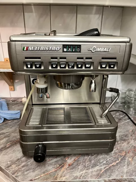 La Cimbali M31 Bistro Espressomaschine mit passender Kaffeemühle