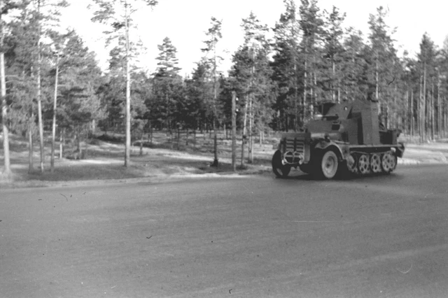 24 x Foto Russland Ukraine  Panzer Artillerie Division Guderian Panzer  Kfz