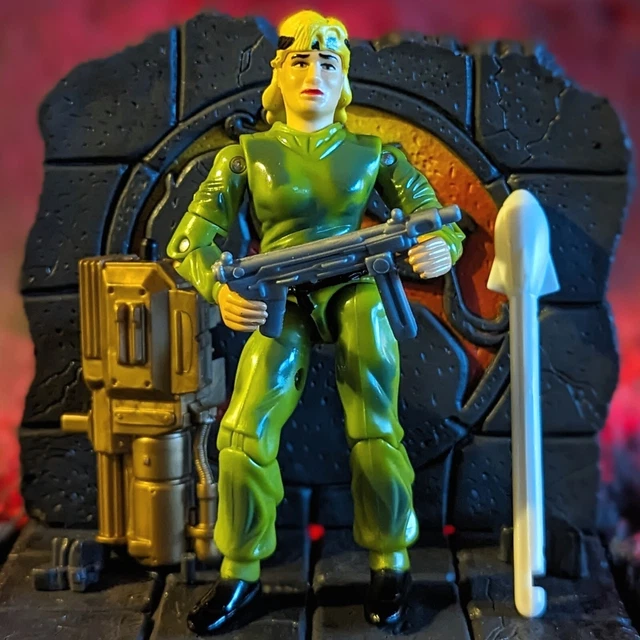 MORTAL KOMBAT (TOY Island, 1996) Original SONYA BLADE 100 Complete