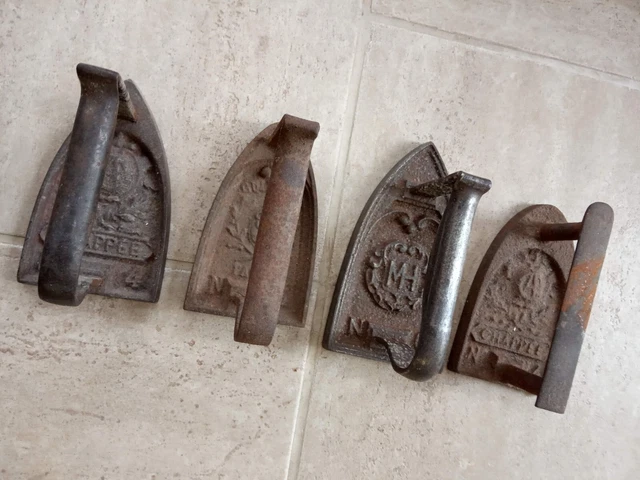 Fers A Repasser Anciens En Fonte