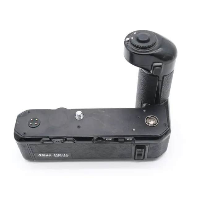 Bobinador automático de accionamiento de motor Nikon MD-11 para cámaras réflex Nikon - piezas o reparación