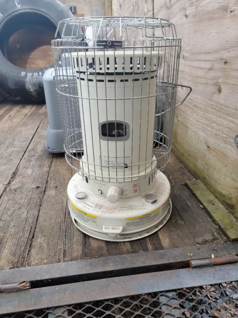 DuraHeat Indoor Kerosene Heater DH2304 Portable Convection DuraHeat Indoor Kerosene Heater DH2304 Portable Convection