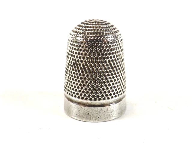 Antique Silver Thimble Hallmarked Chester 1894 Ref 399/6