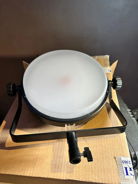 Rotolight Aeos 2 con maestros de luz actualización opcional incluido PLUS montaje yugo