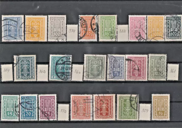 Österreich Michel 379,382,389,362,364,368,372,359 Lot mit 21 Briefmarken
