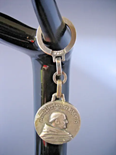 Vintage Dom Pérignon MOET & CHANDON CHAMPAGNE 1743 DUSEAUX PARIS FRANCE key-ring