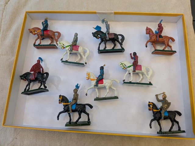 Lot De Figurines Starlux – Militaires, Cowboys, Indiens, Chevaliers – Occasion