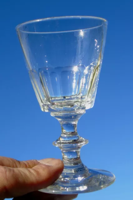 Baccarat - Verre à vin blanc ou vin cuit en cristal, modèle Caton. XIXe s