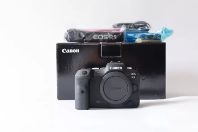 Canon EOS R5 45,0MP Spiegellose Systemkamera - Schwarz (Nur Gehäuse)