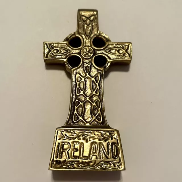 Vintage Irish Celtic Cross Standing Embossed Brass Paperweight Shamrocks Ireland