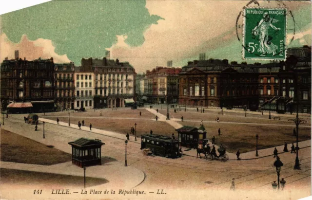 CPA LILLE - La Place de la Republique (423096)