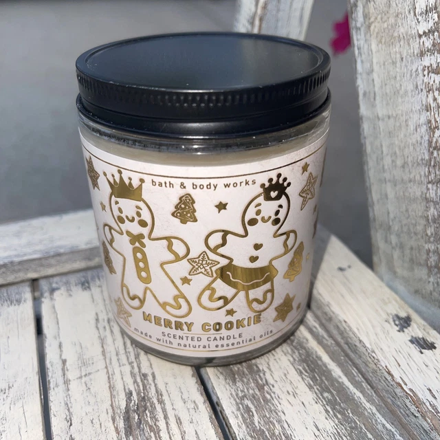 Bath & Body Works Merry Cookie Single Wick Scented Candle 7 oz. BRAND NEW