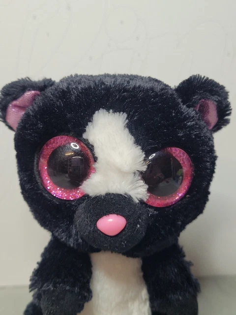 Flora the store skunk beanie boo