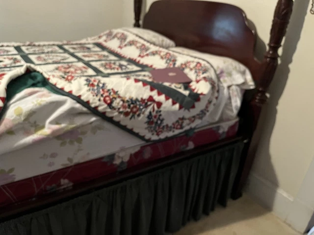 4 poster Rice Mahogany Queen Bed
