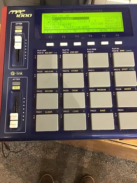 Akai Professional MPC 1000 Midi Stereo Sequencer/Sampler Music Center