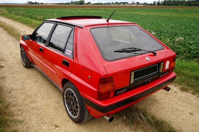 Lancia delta hf integrale 16v 4
