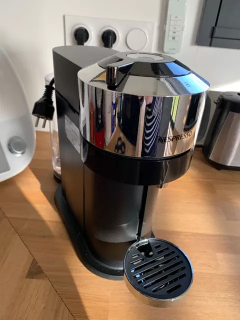 Machine à Café Nespresso Vertuo Next Chrome