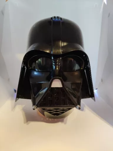 2014 Disney Store London Darth Vader Mask w Voice Changer Star Wars Tested