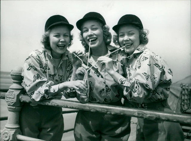 Beverley Sisters - Vintage Photograph 4633678