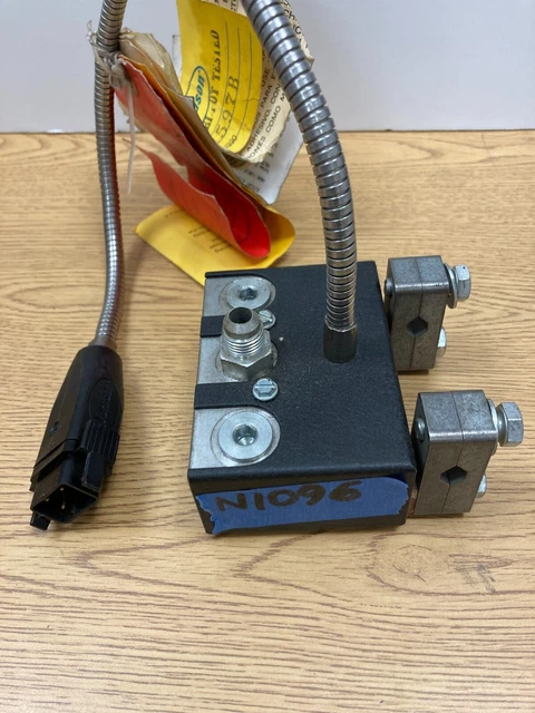 Unused Nordson H-202T  2 module Glue Gun  # 2745978 (No Module) 2 5/16" spacing