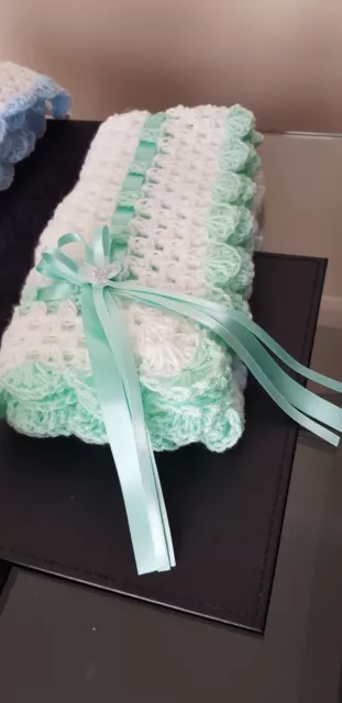 hand crochet baby girls blanket car seat 26" square WHITE/MINT  *NEW*