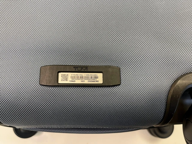 TUMI Alpha 3 22" Expandable Carry On 4 Wheel Dual Lock Spinner 139689 / 02203560 4