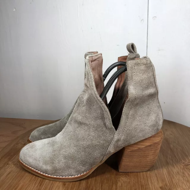 Jeffrey Campbell Boots Womens 7 Orwell Shoe Gray Suede Cut Out Block Heel Casual 2