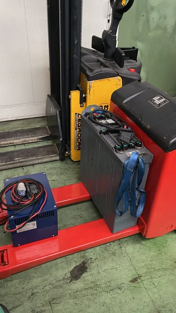 Transpallet elettrico doppia alzata porta pallet MITSUBISHI PBP20N2E