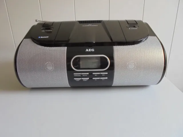 AEG Bluetooth Stereo CD Radio SR 4357 BT MP3 Schwarz / Silber