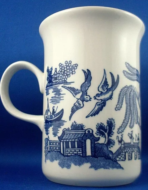 Retro 1980s CHURCHILL England BLUE WILLOW 10.5cm GEORGIAN SHAPE MUG w/EAR HANDLE