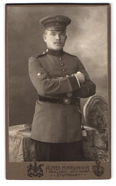 Fotografie Alfred Hirrlinger, Stuttgart, Gartenstr. 9, Portrait Soldat in Unifo