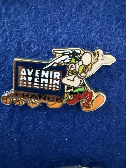 Pin's Astérix Roland Garros - Arthus Bertrand - Édition Spéciale